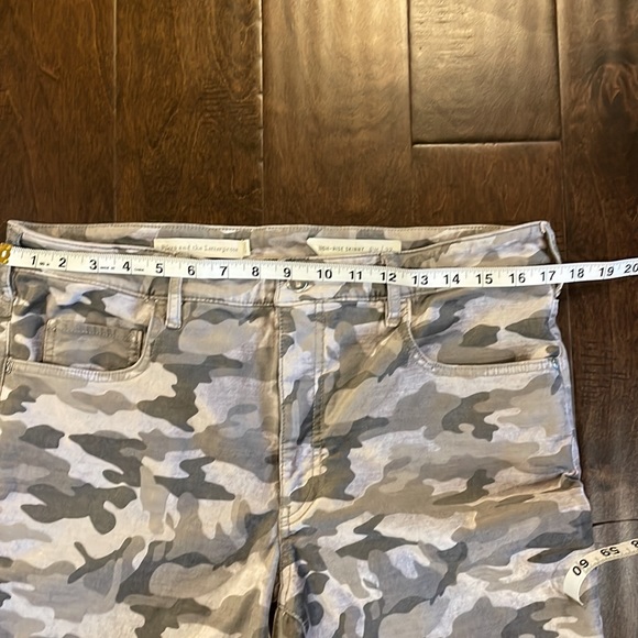 Anthropologie High Rise Skinny Pant - Picture 6 of 10